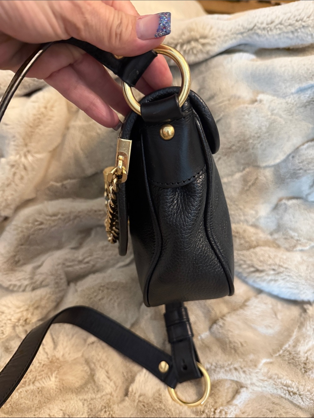 Michael Kors Black Leather Crossbody with Gold Chain Detail-Vintage Rare - Picture 4 of 9